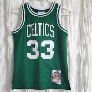 Youth Mitchell & Ness Larry Bird Celtics Jersey, size S.